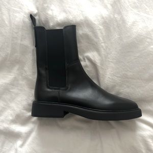 Steve Madden Boots - 10
